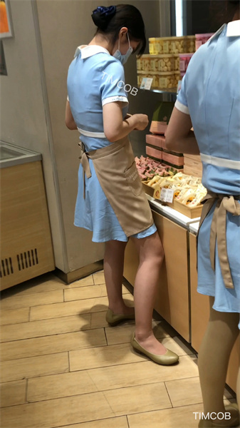 TIMCOB CD原创-4K抄底好利来小姐姐!小翅膀破洞肉色… 图 01