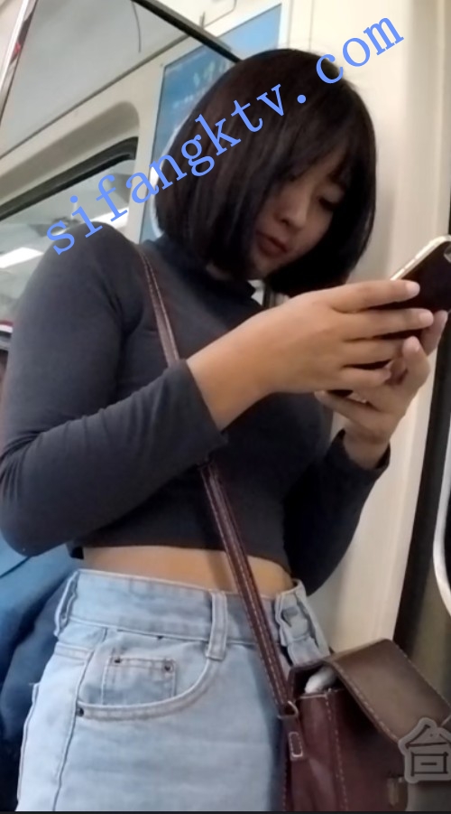 首发极品CD TW系列TW1235-牛仔裙短高颜值美女前后都抄底 图 01