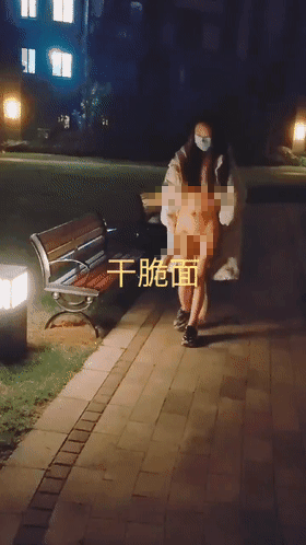 露出大V 推特25万粉大神 Flashing 各个精彩露出投稿 图 01