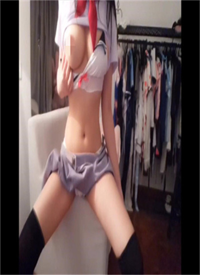 重磅福利微博高颜值好身材女神朵朵重金自购大尺度福利 图 01
