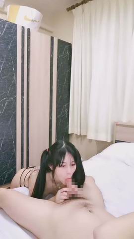 满背纹身极品双马尾萌妹反差感极强舔吸大屌后入猛操 图 06