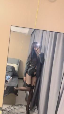 0咕噜0 12.7极品青春漂亮女神长腿高挑的身材粉嫩小B展示 图 01