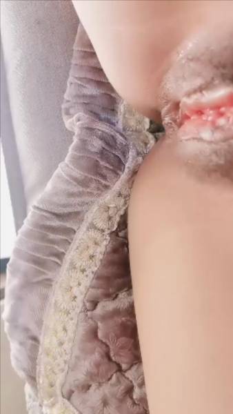 粉嫩大奶女神小姐姐淫骚自慰,掏出大奶子[1V 738M][百度盘]