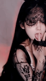 【斗鱼现役网红主播 朴雨彬】模拟给大哥口交还发出娇喘太骚了 走光丁字裤被封合集（50V 2.73GB 百度网盘）