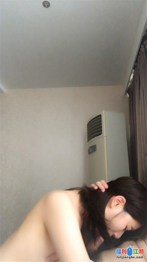 无套啪操S身材淘宝嫩模 跪舔J8[1V1.1G度盘]