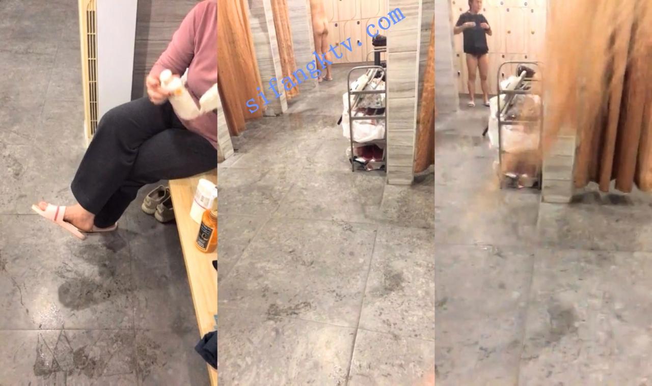 ₩ 健身教练 洗澡间偷偷直播抠逼还听的到别人洗澡对话 图 01