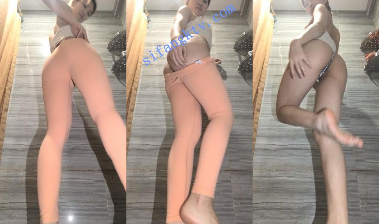 ₩ 健身教练 洗澡间偷偷直播抠逼还听的到别人洗澡对话 图 07
