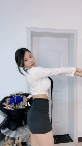 快手丨小奶球7月新福利 球球摇摆舞动 [4V/554M/百度云]