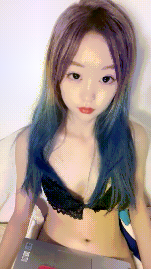 校花女神!美到无法抗拒~ 小吻 揉穴自慰!爽~狂打飞机! 图 02