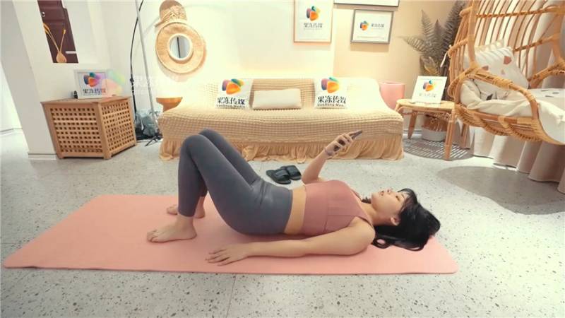 《时间停止器》水电工上门服务❤️豪华别墅大胆操老公在边上的美少妇 1080P高清原版【1v800mb 百度盘】