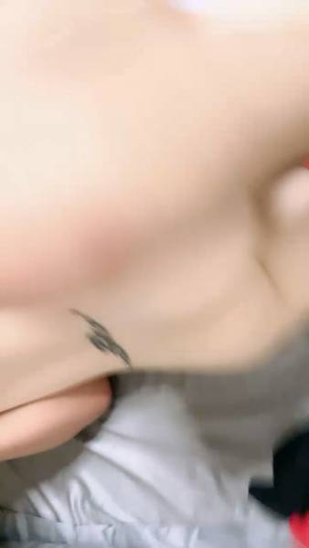 骚逼娜娜呀~丰臂美穴，各种姿势狂操[1V 623M 百度盘]