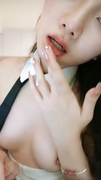 颜值区气质网红女神！小尺度露胸诱惑[1V 728M 百度盘]