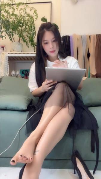 【足控】易直播美女九儿直播回放[1V 756MB][百度盘]