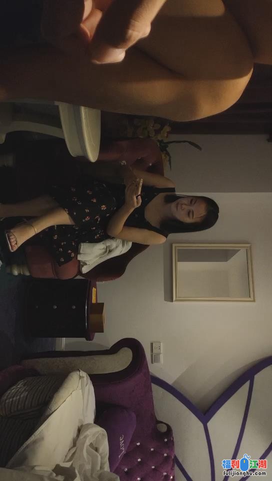 2022.8.15【深情探花】23岁甜美外围小姐姐，数完现金好开心，娇喘阵阵【0.55G】