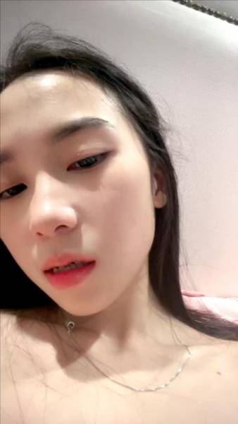 极品尤物【月月】颜值女神 洗白白与哥哥[1V 395M 百度盘]