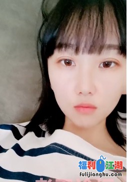 24岁少女直播萝莉样小七柒 [3+3.27G][百度盘]