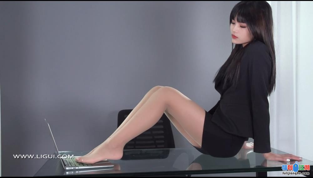 [Ligui丽柜视频]《乖巧的小秘书》菜菜 [1V-328M 百度网盘]