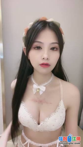 极品尤物颜值美少女！难得全裸收费！脱下内衣揉奶奶子，苗条身材单腿网袜，掰穴特写极度诱惑[1V 509M 百度盘]