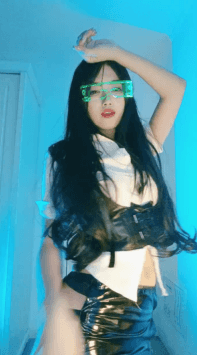 ♆ 奈儿药药 性感女神!全裸骚舞~丝袜高跟脱衣舞掰B 图 01