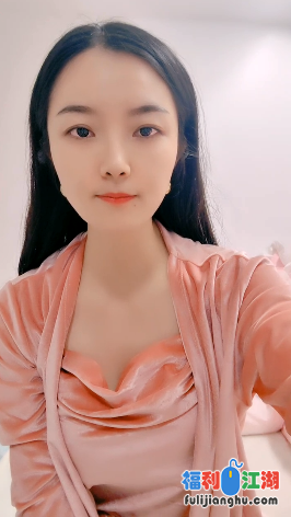 气质美少妇！看似文静却爱秀，骚的很！