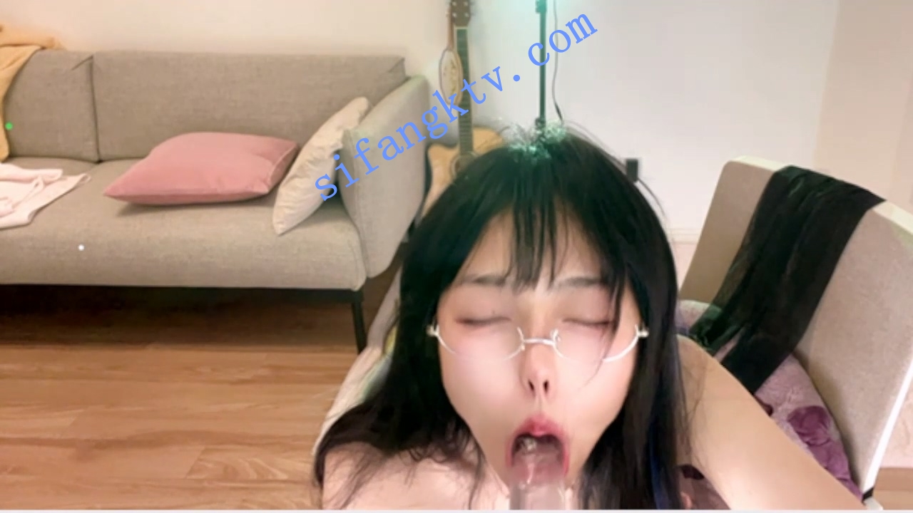 Amelia-66 性感尤物 乳夹 道具口活 跳蛋自慰 图 04