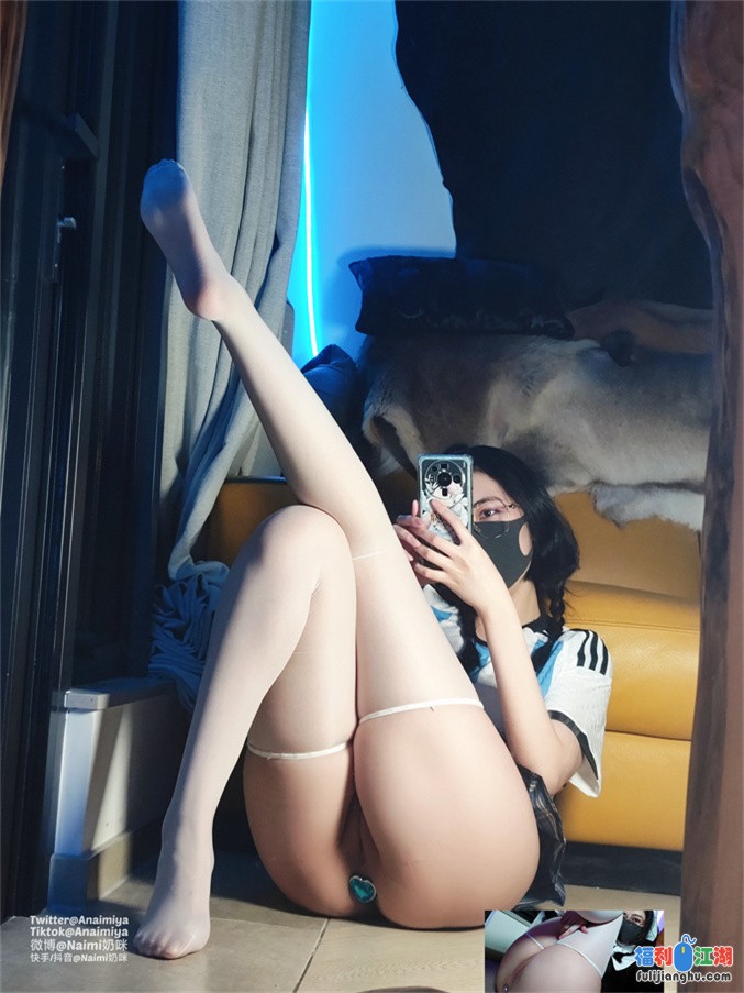 推特网红 奶咪 可爱少女年末收官作品 世界杯裸舞 修女自插【4G】