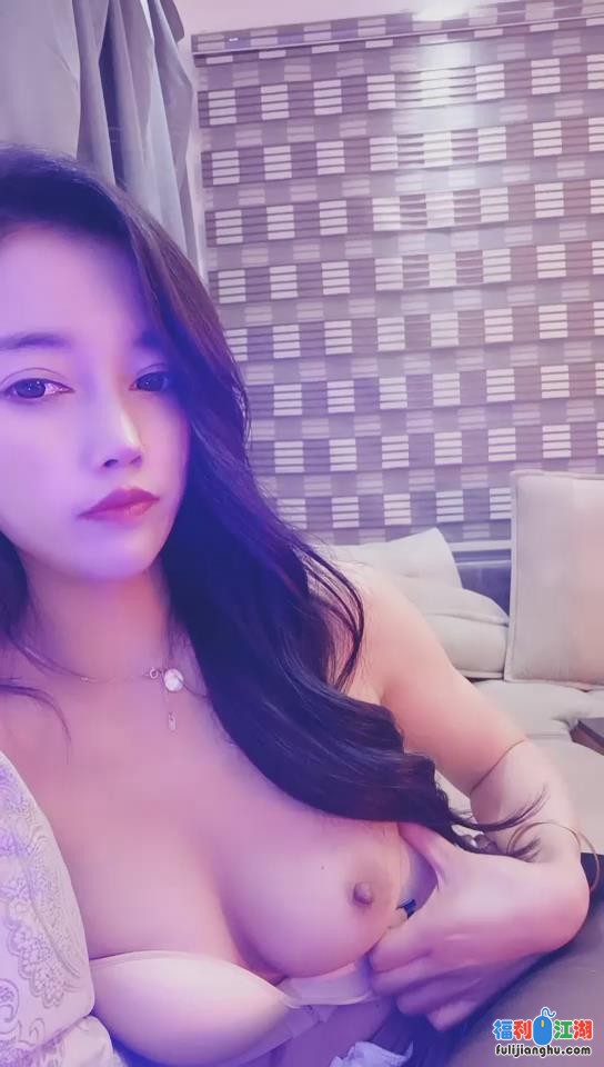 上海超顶一级模特儿  一库一库  逼里塞棉条、大姨妈来了，大哥一刷火箭1v 11p 1.09g【百度网盘】