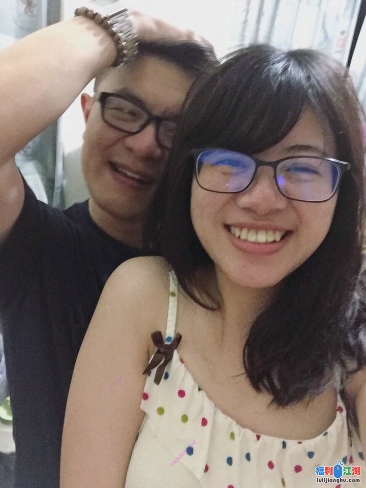 云泄密㊙️气质人妻完美露脸，事与老公日常不雅自拍流出好反差【2.6G】