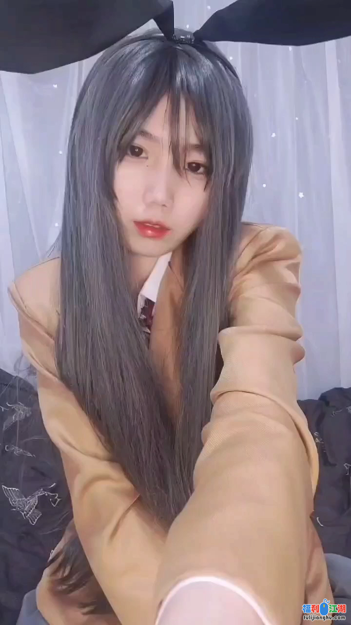 漂亮妹妹cos樱岛麻衣黑丝露脸zw