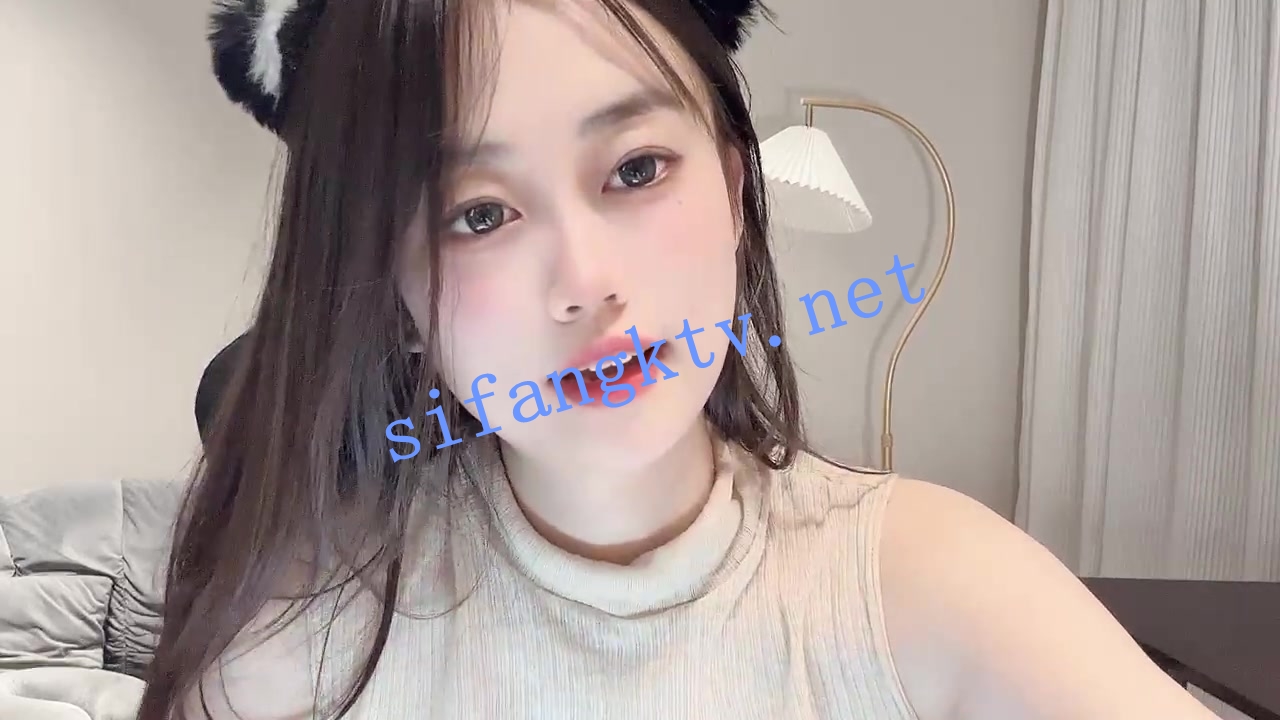 新晋女神~G奶美乳~ anan_babe 21岁大学生跳蛋黑牛自慰~狂撸~ 图 03