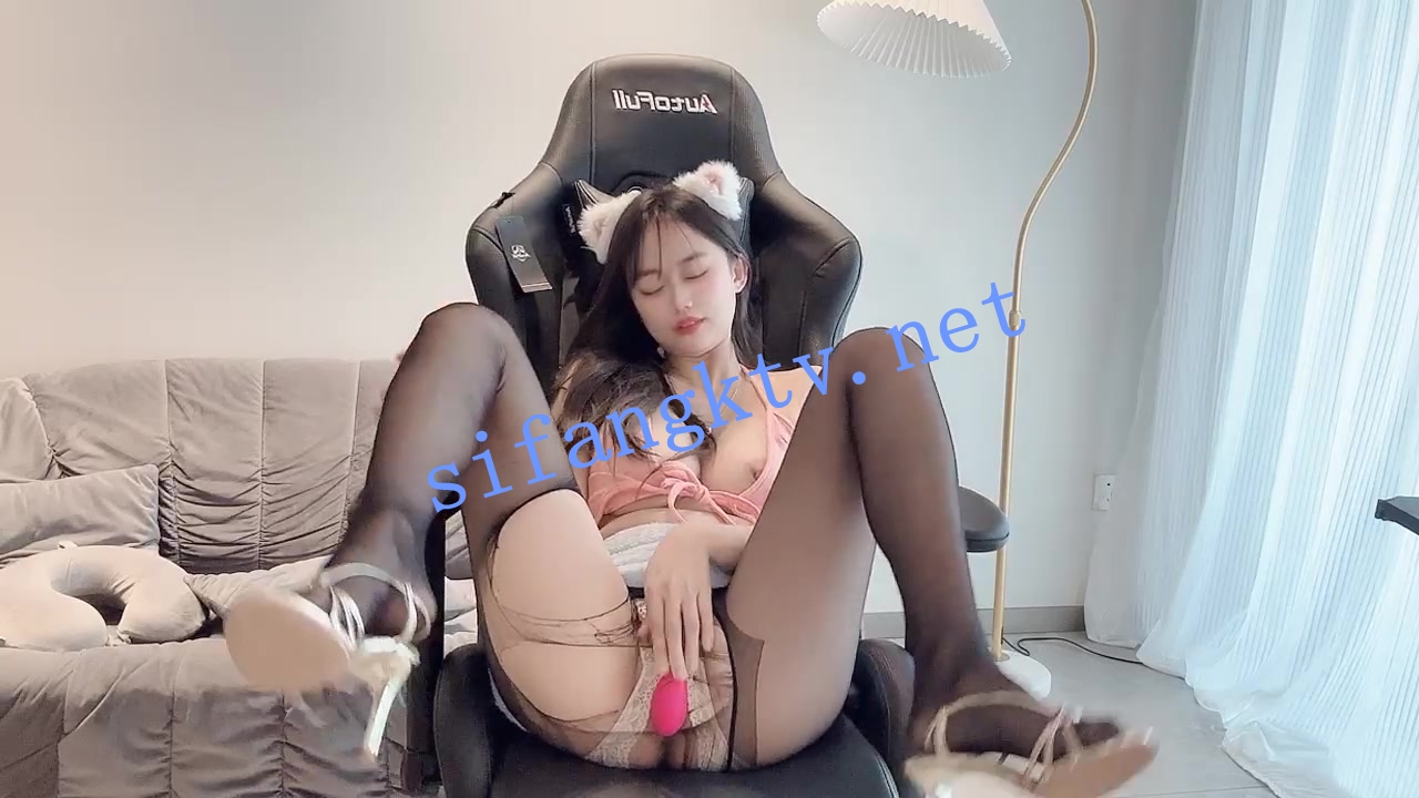 新晋女神~G奶美乳~ anan_babe 21岁大学生跳蛋黑牛自慰~狂撸~ 图 26