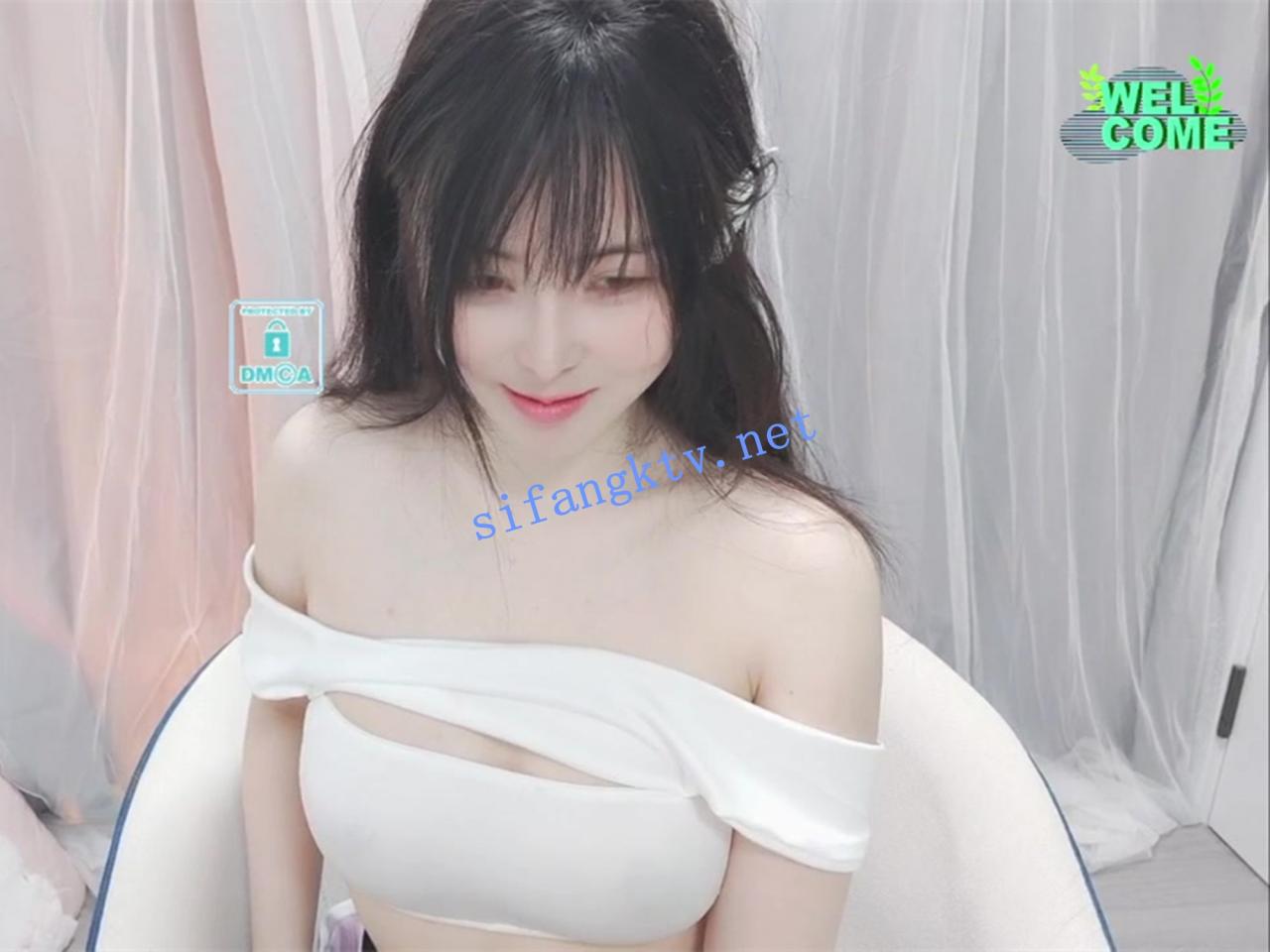 ❤❤❤ Sweet-QiQi 22岁巨乳大美女哭了,跳蛋大黑牛大秀 图 02