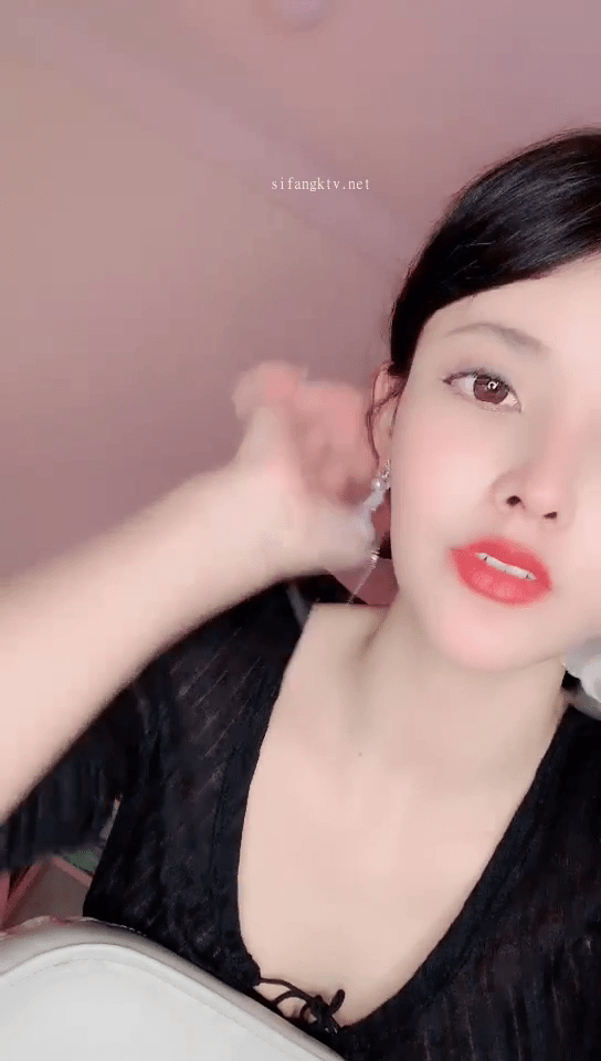 尤物中的女神！【你的小猫猫】绿播转黄，鸡吧撸断了