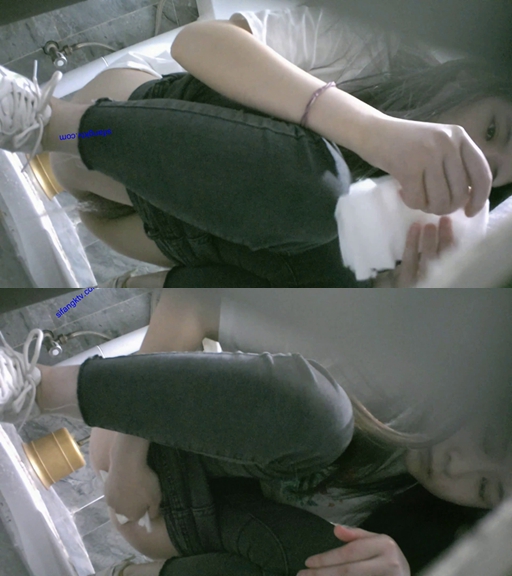 写字楼再遇白T恤牛仔裤时尚美妞,勾人的眼神和窄小逼洞太欠操了