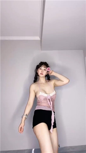 快手主播大财财啊 高能定制大奶裸舞热情摇乳 疯狂插穴爽翻 图 01