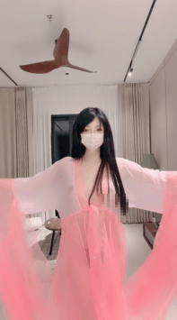 ♆ 灵羽合 鹅美美!绿播女神~抖音裸舞~阳台露出~道具喷水! 图 02